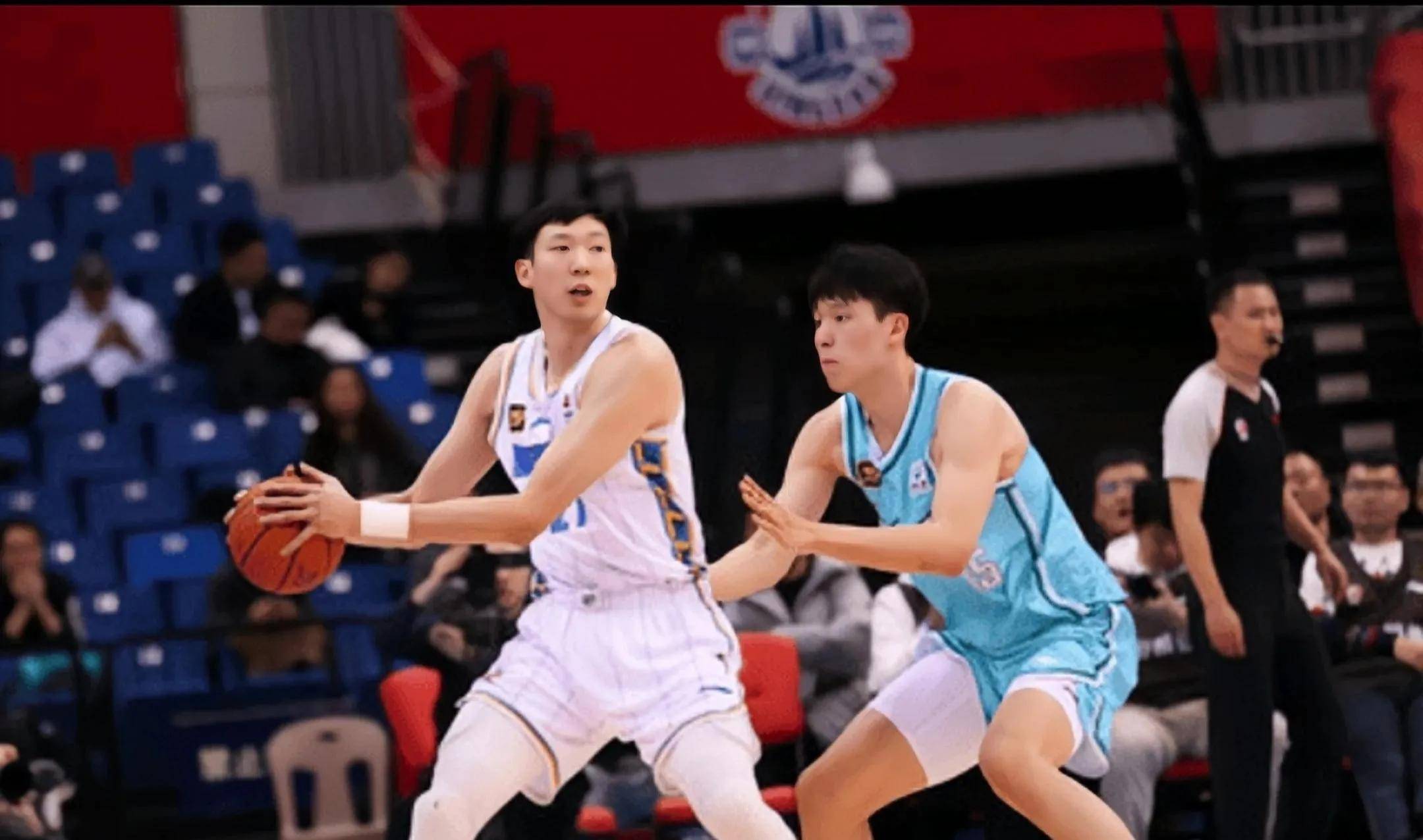 九游体育-杨瀚森在洛杉矶进行训练与球哥等人同场竞技(与联盟最优秀球队同场竞技)