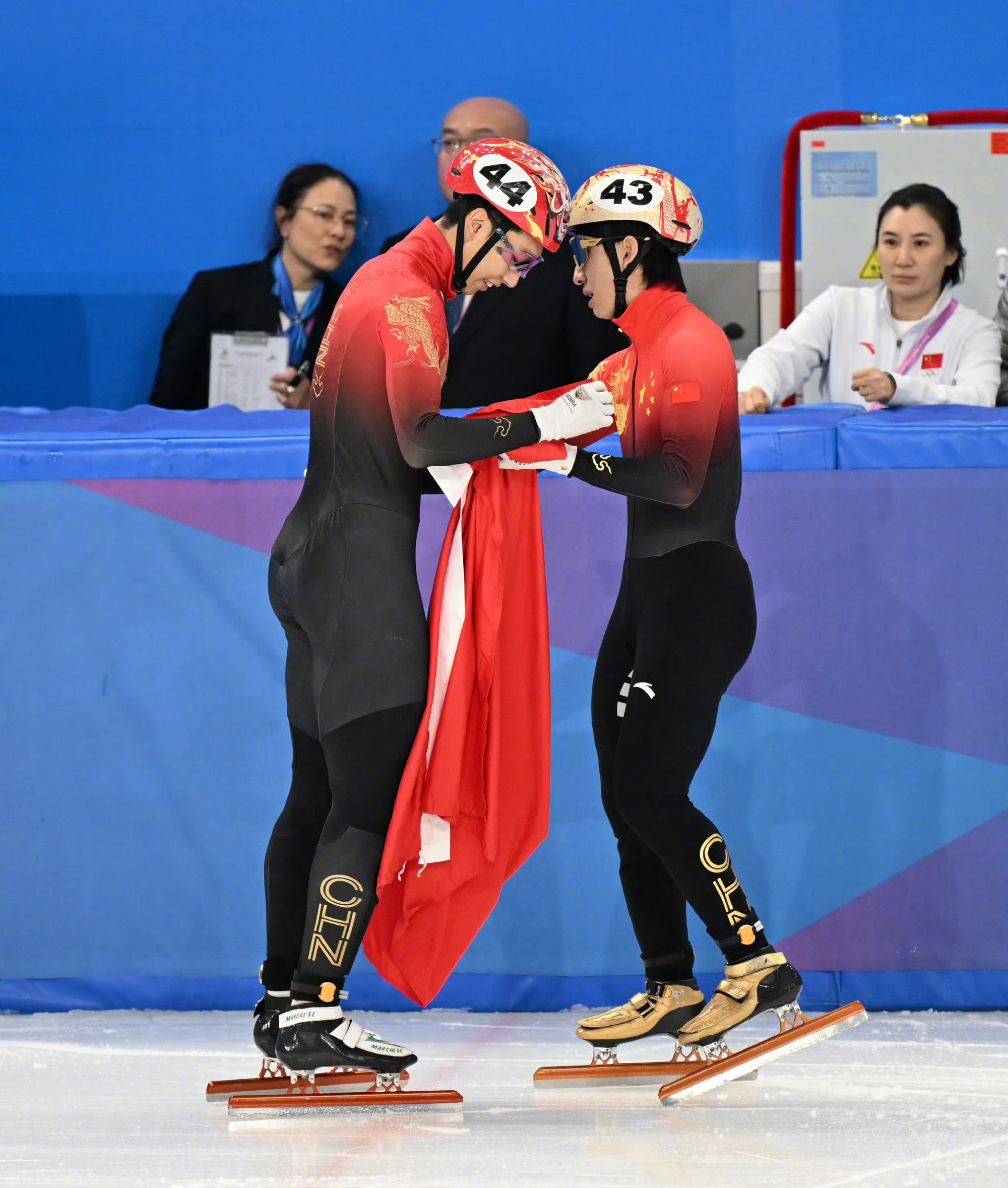 九游体育-挪威短道速滑选手速度惊人，力压全场夺冠(挪威长跑)